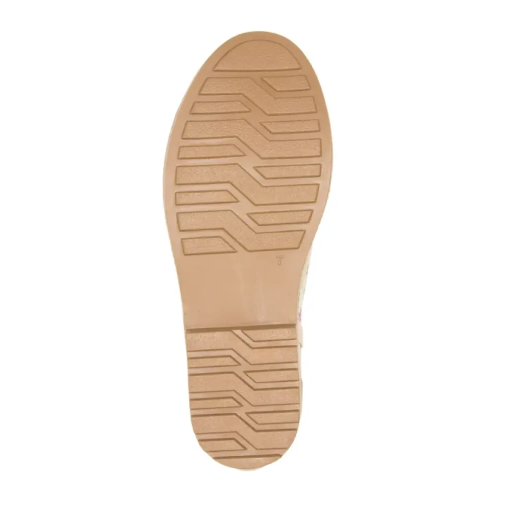 chloe_lo_2.webp Fashion Chloe Lo Women Rain
